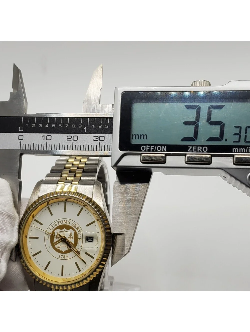 Abelle Customs Service 35mm Mens Watch Fluted Bezel Two-Tone New Battery